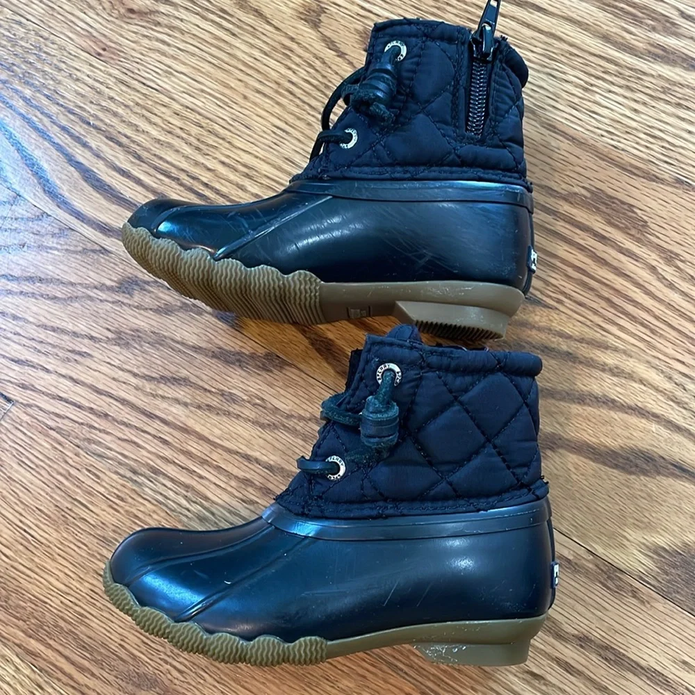 Girl’s Sperry Saltwater Nylon Quilt Duck Boots. Size 8M. Excellent Condition.
